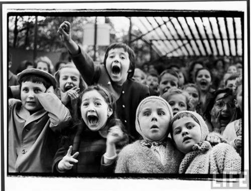 Alfred Eisenstadt’s 1963 photograph of children watching a puppet theatre performance